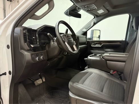 Used 2025 GMC Sierra 3500 SLE AWD/4WD image 13