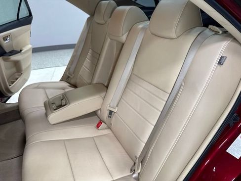 Used 2015 Toyota Camry XLE w/ Moonroof Package FWD image 25