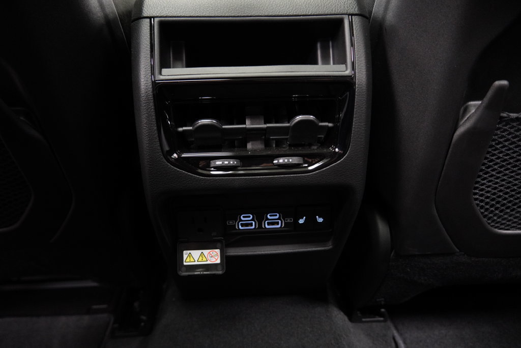 Certified 2025 Jeep Grand Cherokee Limited w/ Luxury Tech Group II AWD/4WD image 24