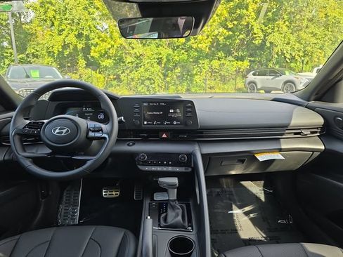 New 2026 Hyundai Elantra SEL Sport FWD image 15