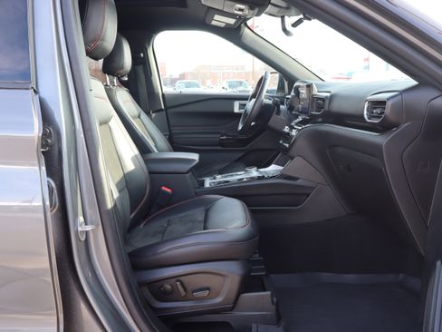 Used 2023 Ford Explorer ST-Line w/ Class IV Trailer Tow Package image 14