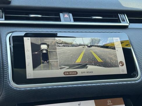 Used 2021 Land Rover Range Rover Velar R-Dynamic S image 28