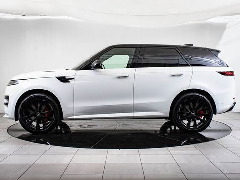 Used 2023 Land Rover Range Rover Sport SE Dynamic image 5