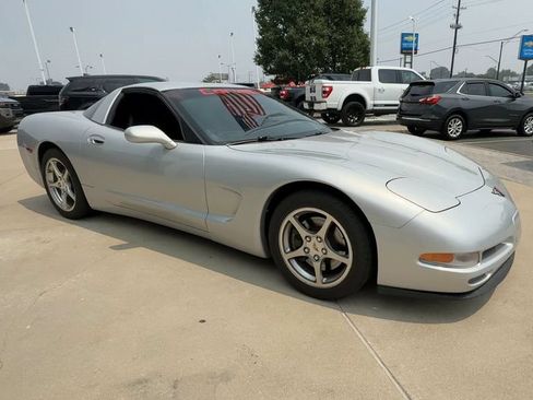 Used 1999 Chevrolet Corvette Coupe w/ Memory Pkg RWD image 2