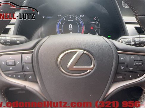 Used 2021 Lexus UX 200 w/ Premium Package FWD image 15