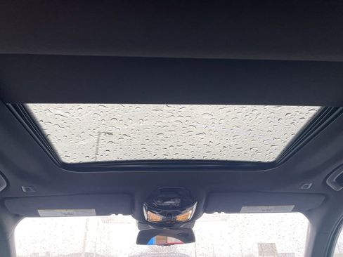 Used 2025 BMW 530i xDrive w/ Premium Package image 17