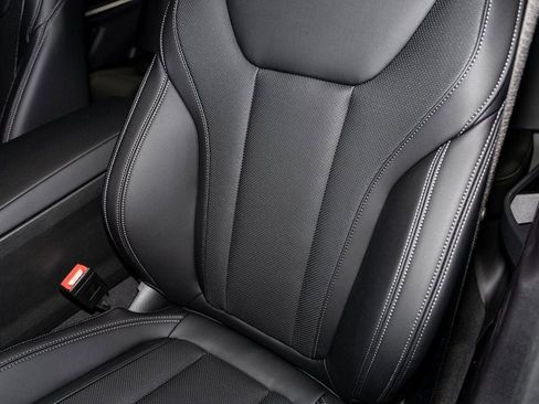 New 2026 BMW 330i xDrive Sedan w/ M Sport Package image 19