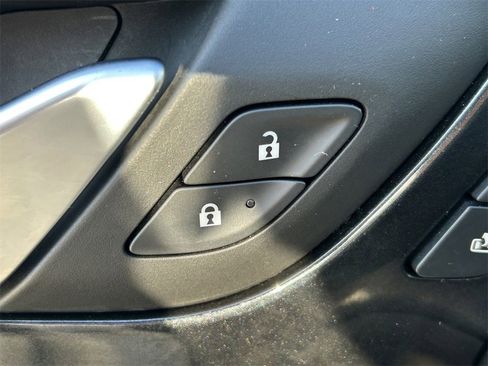 Used 2022 Chevrolet Blazer RS w/ Enhanced Convenience Package image 27