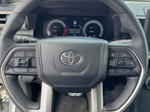 Used 2025 Toyota Tacoma TRD Sport AWD/4WD image 17