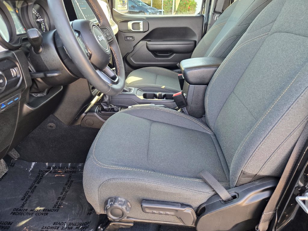 Used 2024 Jeep Wrangler Unlimited w/ Convenience Group AWD/4WD image 30