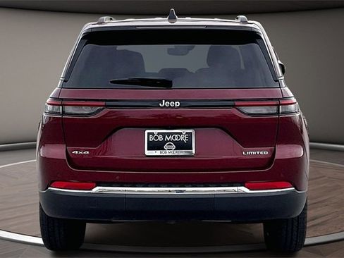 Used 2023 Jeep Grand Cherokee Limited image 4