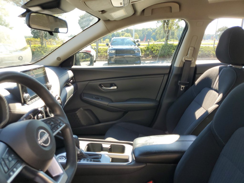 Used 2025 Nissan Sentra SV FWD image 19