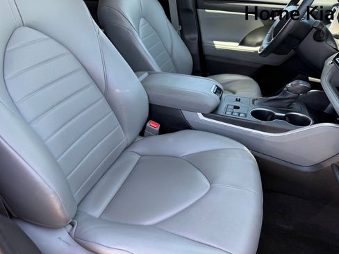 Used 2023 Toyota Highlander XLE FWD image 10