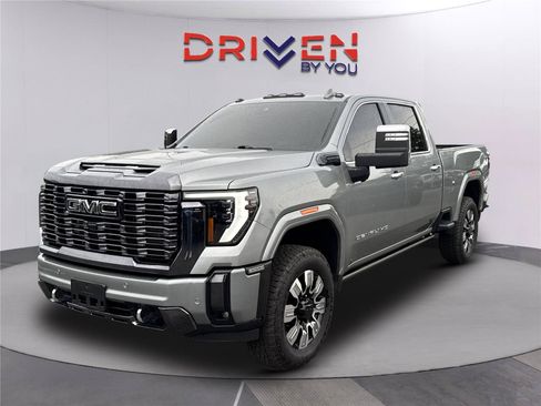 Used 2024 GMC Sierra 3500 Denali Ultimate AWD/4WD image 8