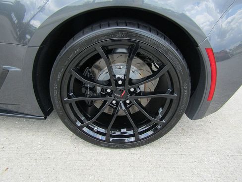 Used 2017 Chevrolet Corvette Grand Sport RWD image 23
