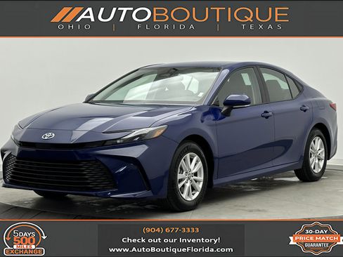 Used 2025 Toyota Camry LE image 1