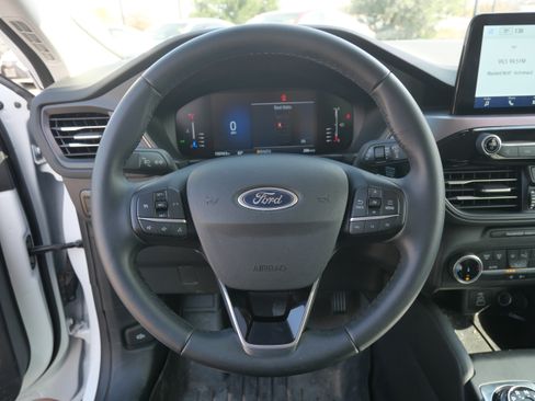 Used 2024 Ford Escape Active image 11