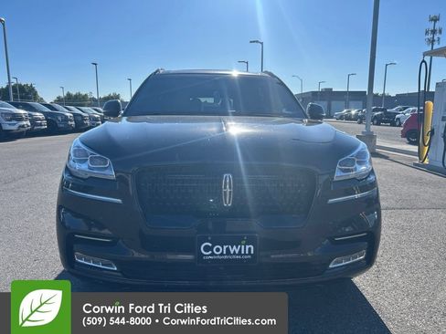 Used 2023 Lincoln Aviator Reserve w/ Equipment Group 201A AWD/4WD image 2