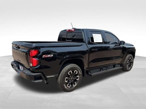 Used 2024 Chevrolet Colorado Z71 w/ Z71 Convenience Package 2 AWD/4WD image 11