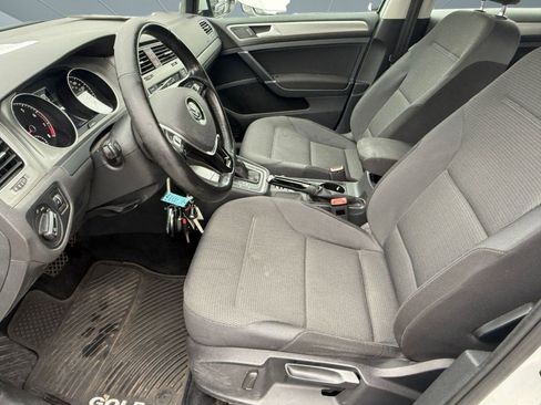 Used 2016 Volkswagen Golf S image 4