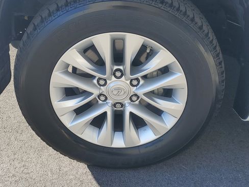 Used 2023 Lexus GX 460 Premium image 4