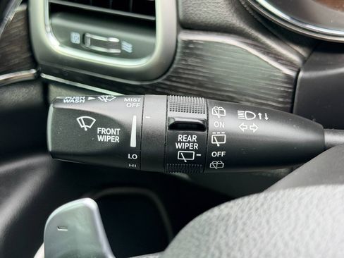 Used 2017 Jeep Grand Cherokee Summit w/ Platinum Series Group AWD/4WD image 38