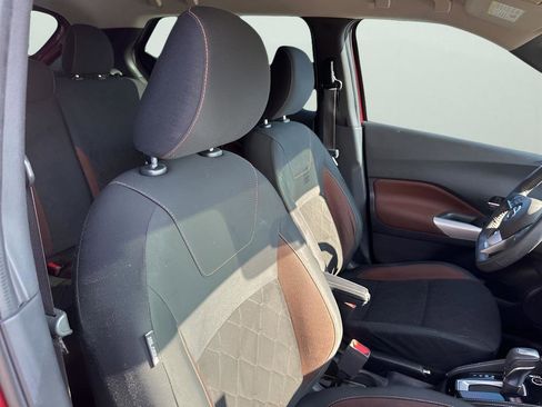 Used 2019 Nissan Kicks SR w/ Exterior Package image 15