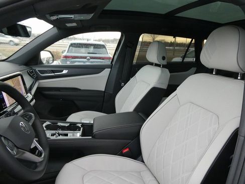 New 2026 Volkswagen Atlas Cross Sport SEL Premium R-Line AWD/4WD image 38