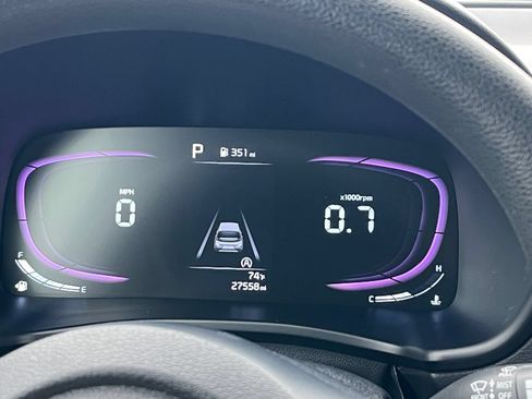 Used 2025 Kia Soul LX w/ LX Technology Package FWD image 33