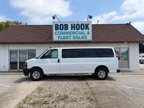 Used 2024 Chevrolet Express 3500 LS RWD image 17