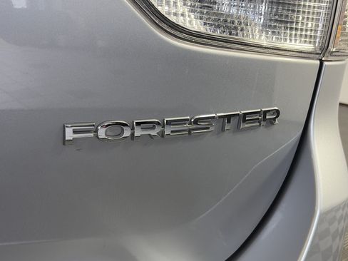 Used 2024 Subaru Forester Premium AWD/4WD image 17