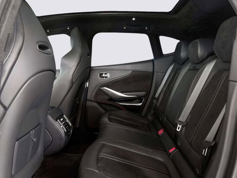 Used 2024 Aston Martin DBX image 42