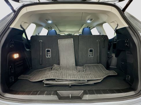 Used 2023 Subaru Ascent Limited w/ Technology Package image 32