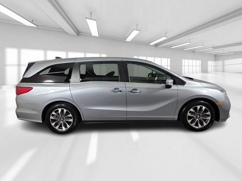 Used 2023 Honda Odyssey EX-L image 9