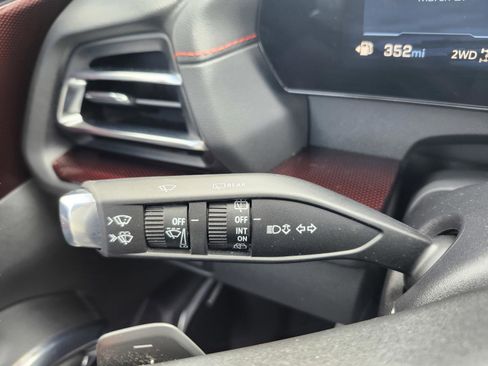 Used 2025 Chevrolet Traverse RS image 16