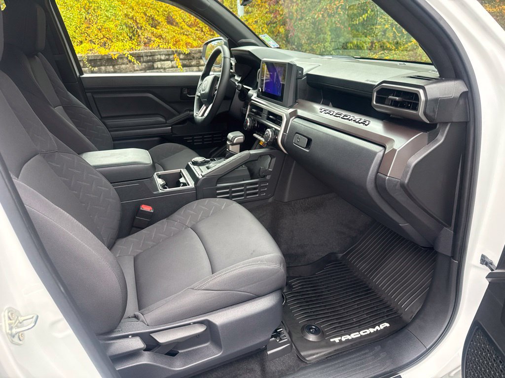 Certified 2024 Toyota Tacoma SR5 AWD/4WD image 23