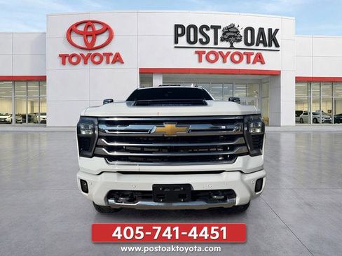 Used 2024 Chevrolet Silverado 3500 High Country w/ High Country Premium Package AWD/4WD image 3