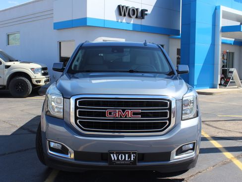 Used 2016 GMC Yukon XL SLT w/ Open Road Package AWD/4WD image 3