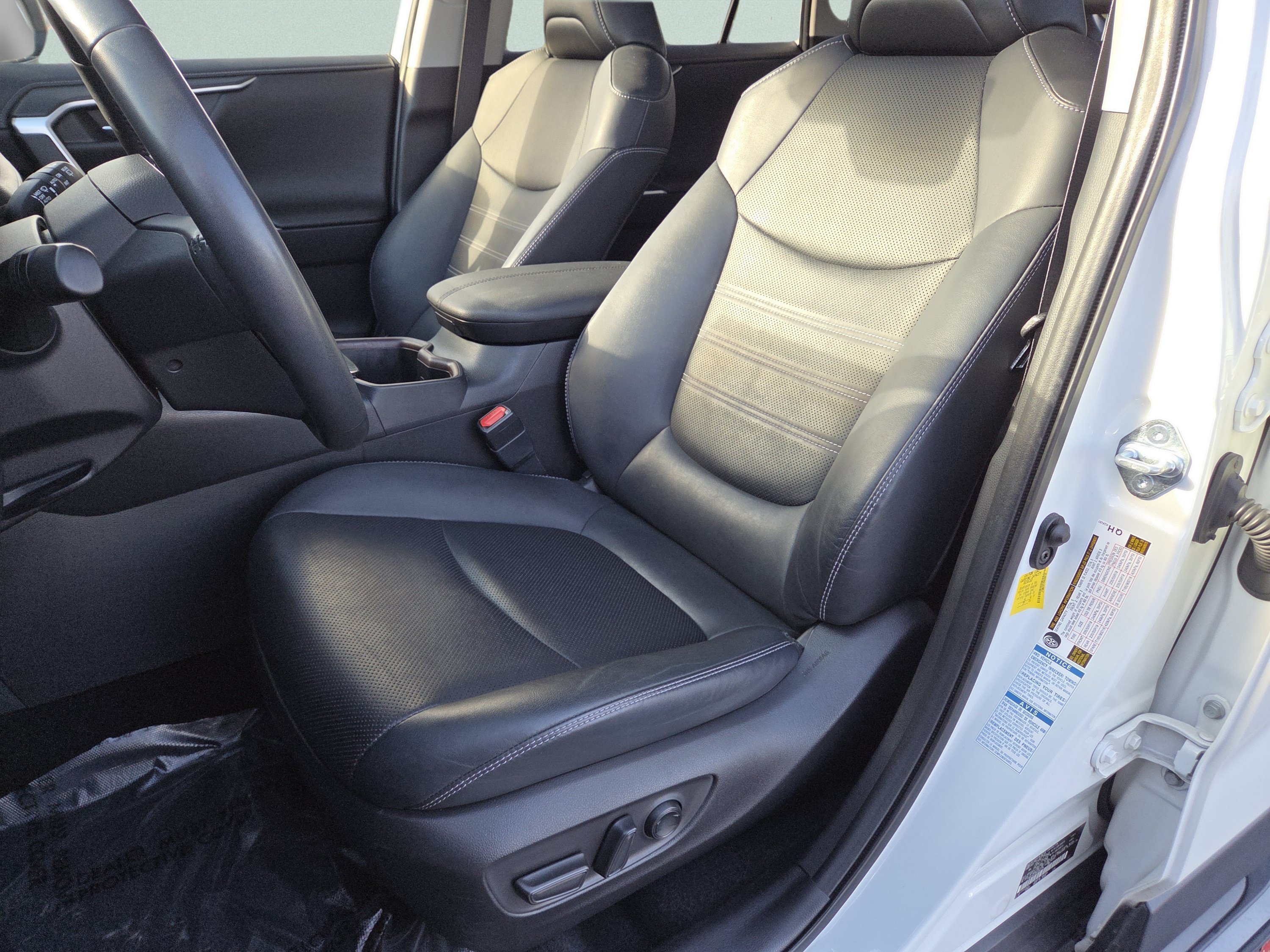 Certified 2022 Toyota RAV4 Limited AWD/4WD image 8