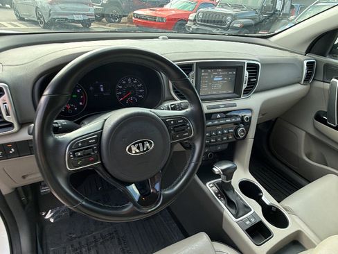 Used 2018 Kia Sportage EX image 25