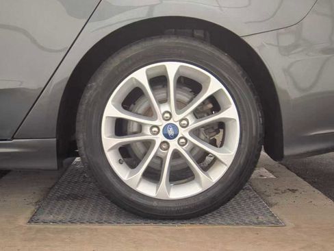 Used 2019 Ford Fusion SE image 15