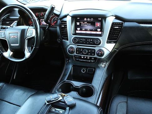 Used 2015 GMC Yukon SLT w/ Open Road Package RWD image 16