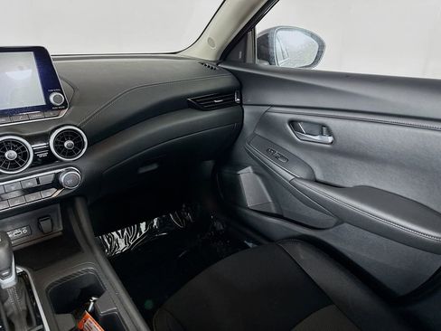 Used 2025 Nissan Sentra SV image 29