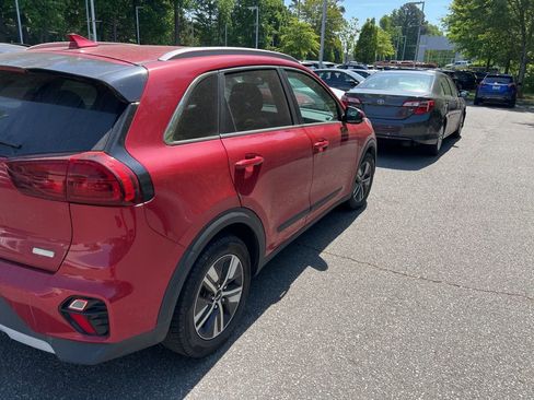 Used 2022 Kia Niro EX Premium FWD image 6