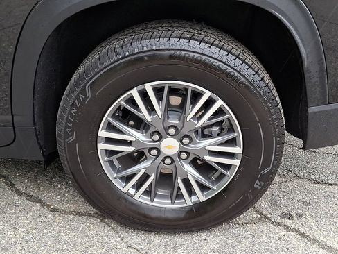 Used 2026 Chevrolet Traverse LT AWD/4WD image 12