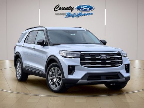 New 2026 Ford Explorer Active w/ Active Comfort Package image 1