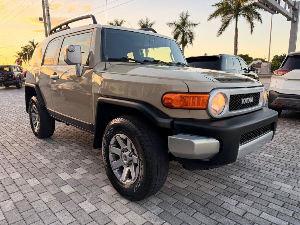 Used 2014 Toyota FJ Cruiser 4WD w/ Convenience Package image 1