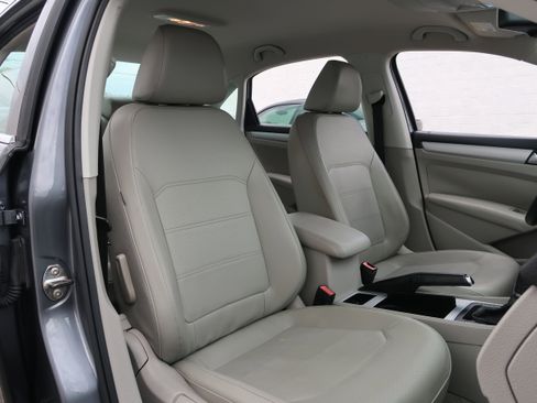 Used 2012 Volkswagen Passat 2.5 SE image 13