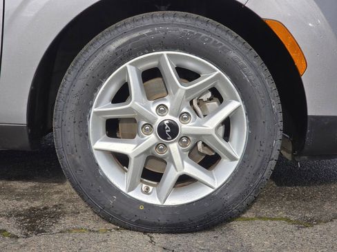 Used 2024 Kia Soul LX w/ Option Group 015 image 11