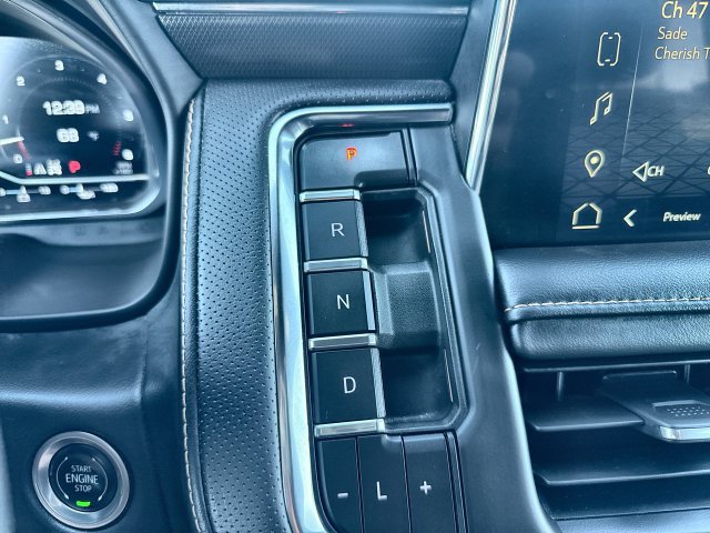 Used 2024 GMC Yukon XL AT4 w/ AT4 Premium Plus Package AWD/4WD image 19